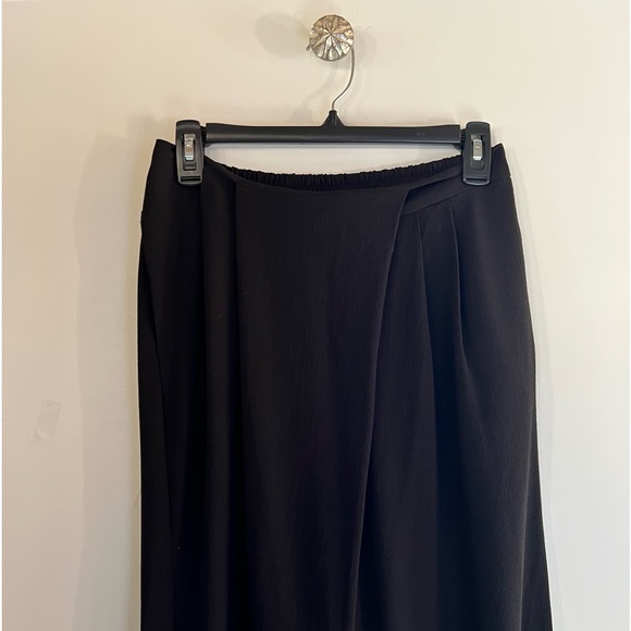 Lush black pants 
made in China size small
100% polyester - Picture 2 of 15